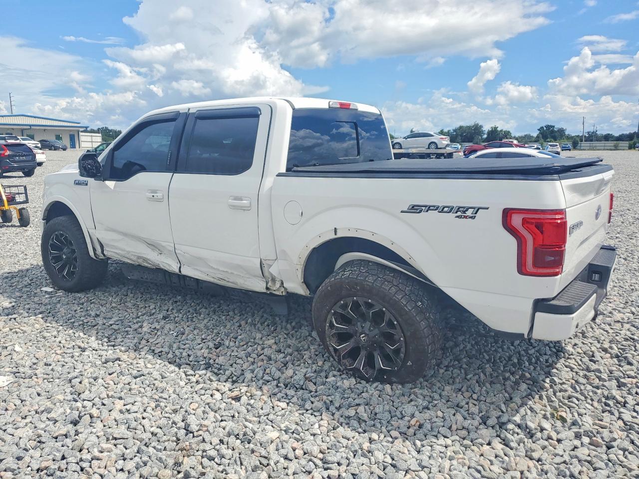 2015 Ford F150 Supercrew - Фото 2