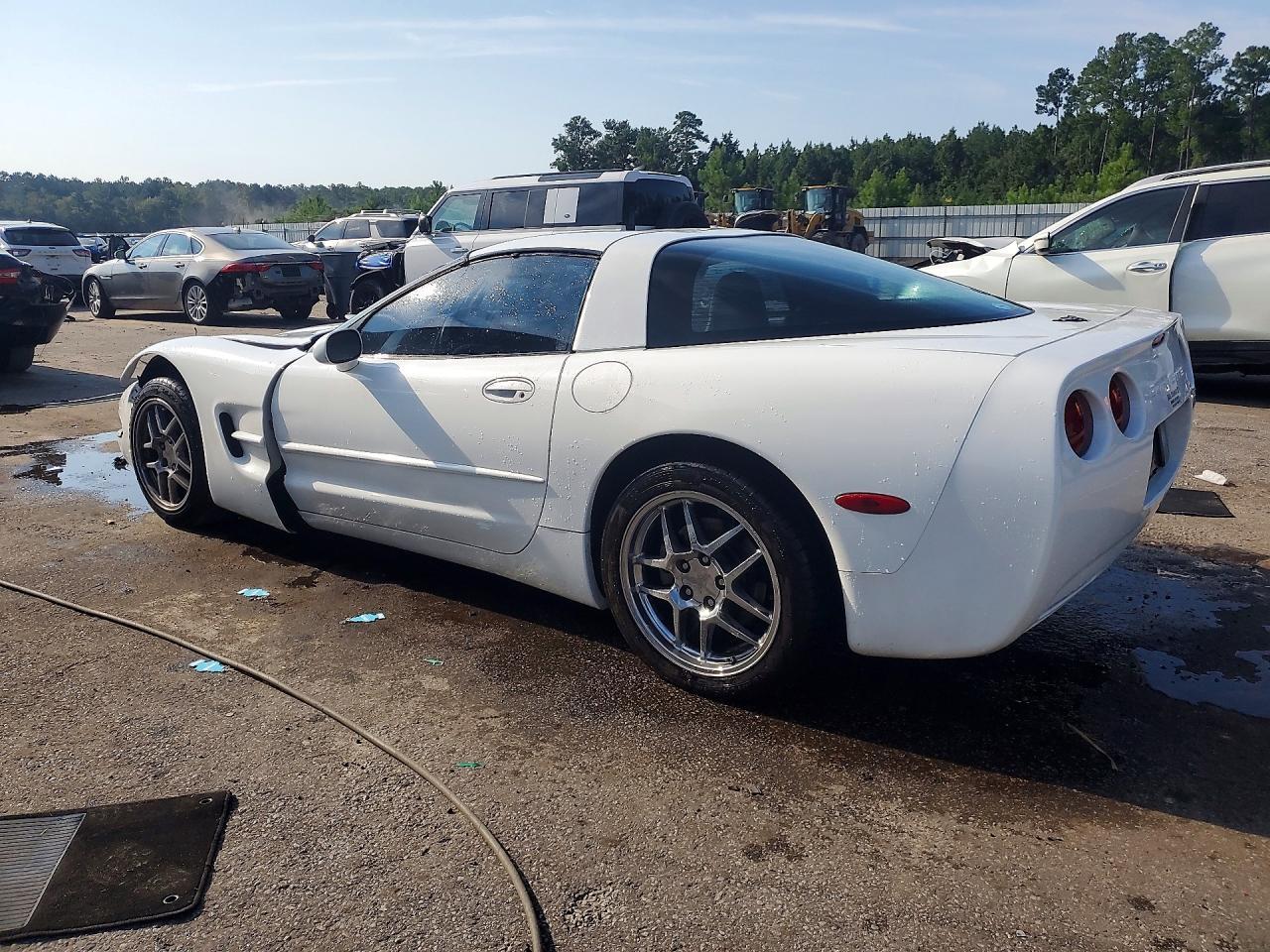 2004 Chevrolet Corvette - Image 2