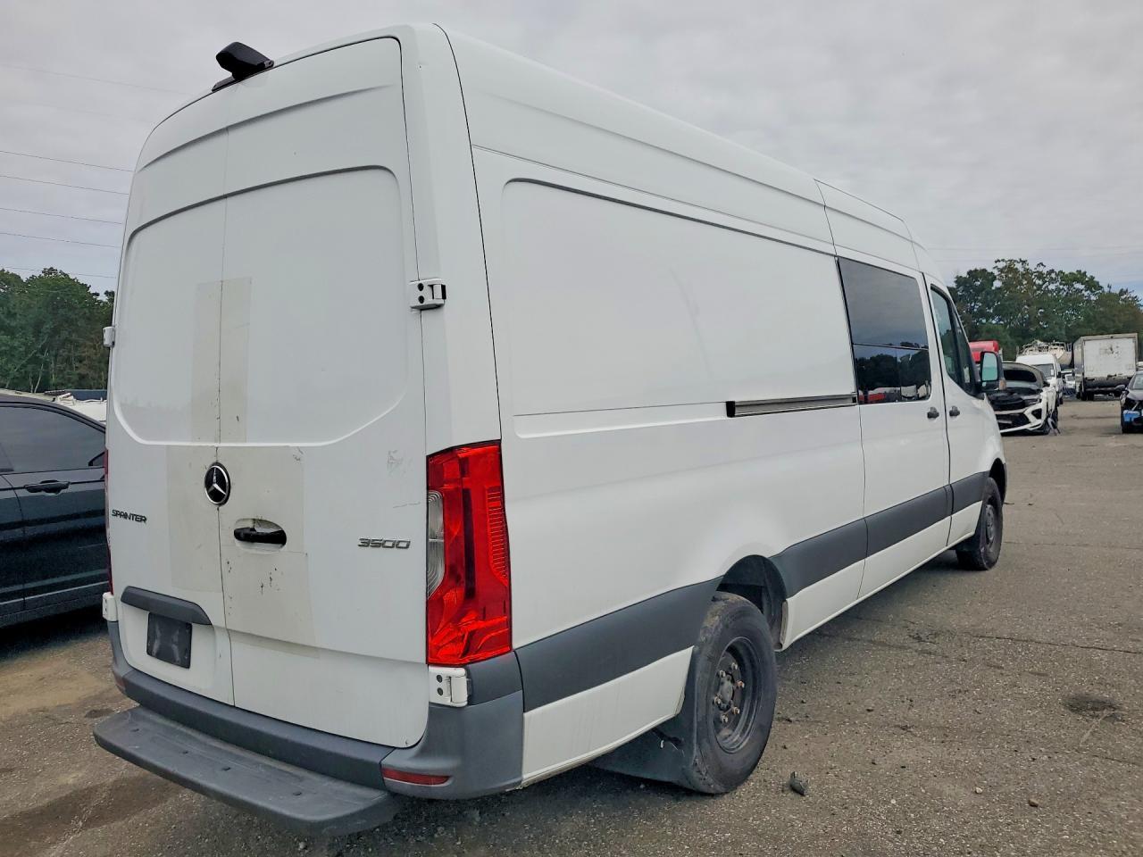 2019 Mercedes-Benz Sprinter 2500/3500 Delivery Van - Фото 3