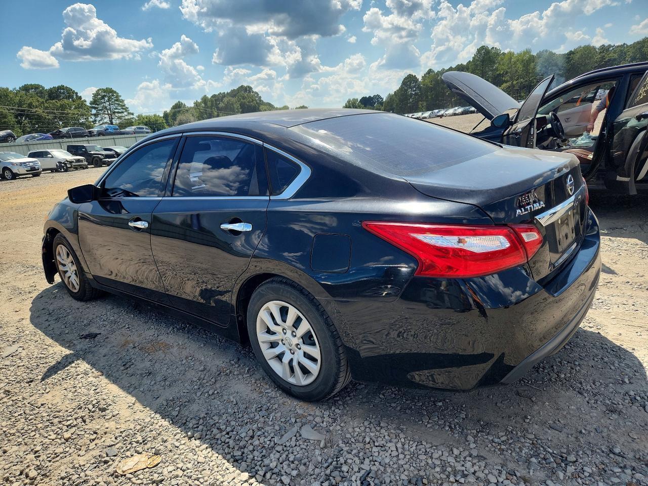 2017 Nissan Altima 2.5 S - Фото 2
