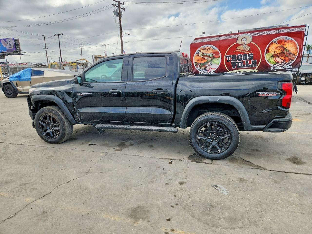 2023 Chevrolet Colorado Trail Boss - Image 2