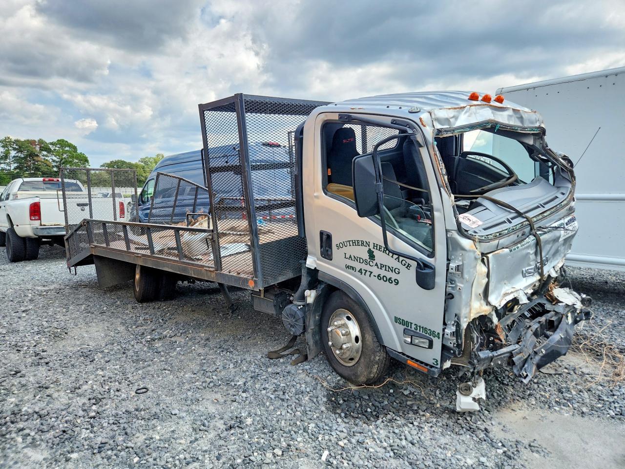 2017 Isuzu Npr - Фото 4