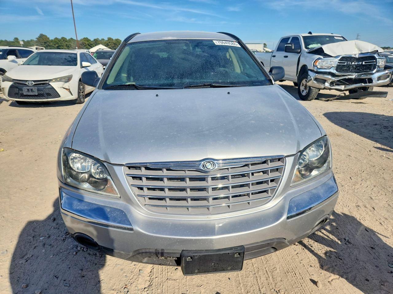 2005 Chrysler Pacifica Touring - Image 5