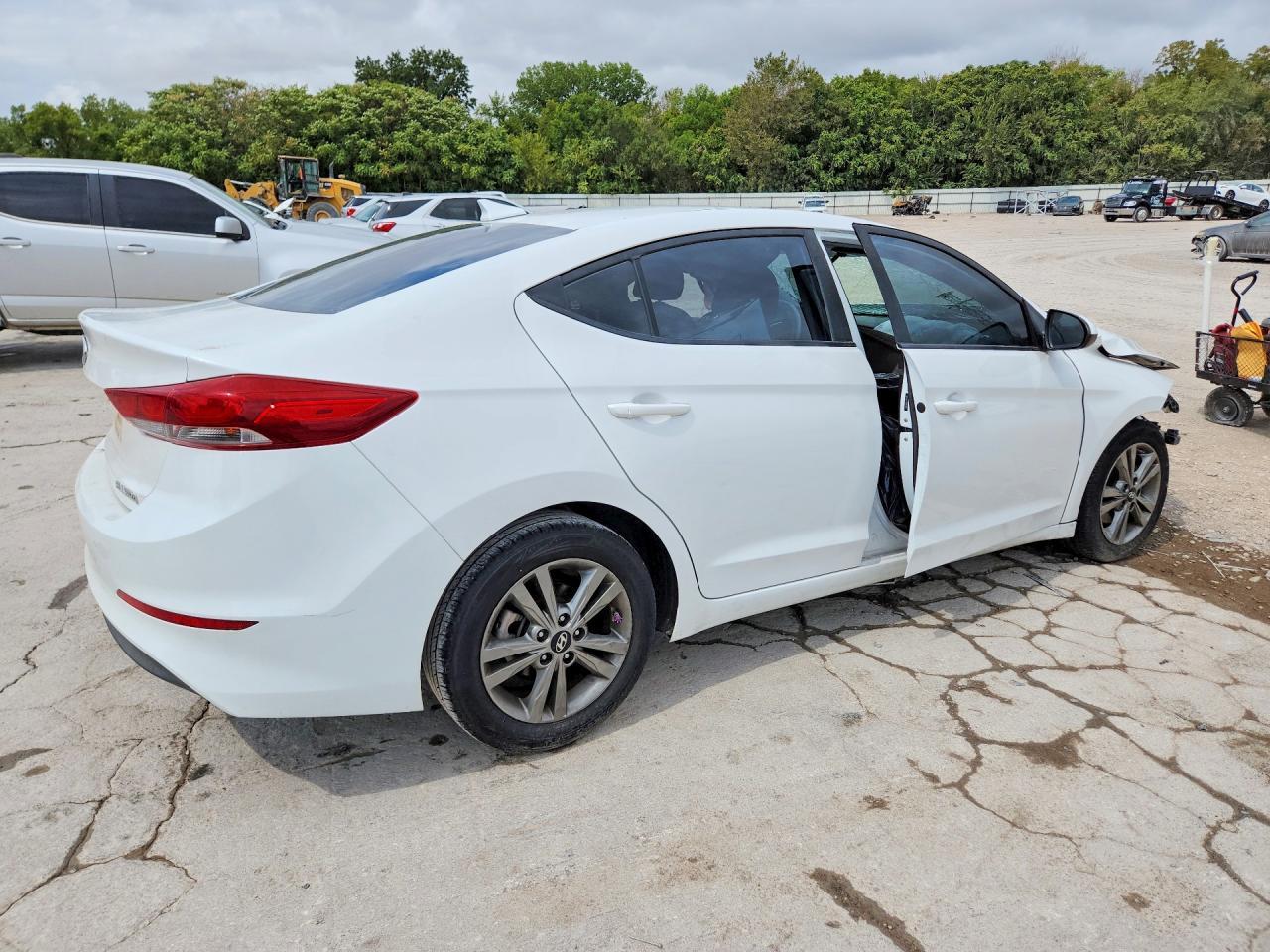 2018 Hyundai Elantra Sel - Фото 3