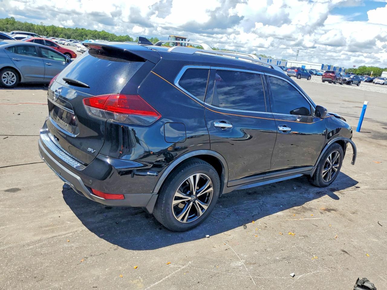 2020 Nissan Rogue Sv - Image 3