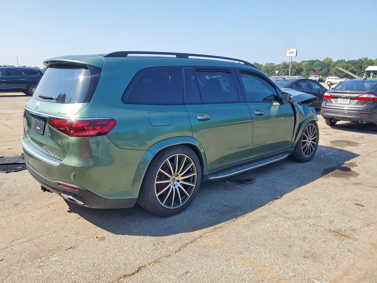 2025 Mercedes-Benz Gls 450 4Matic - Image 3