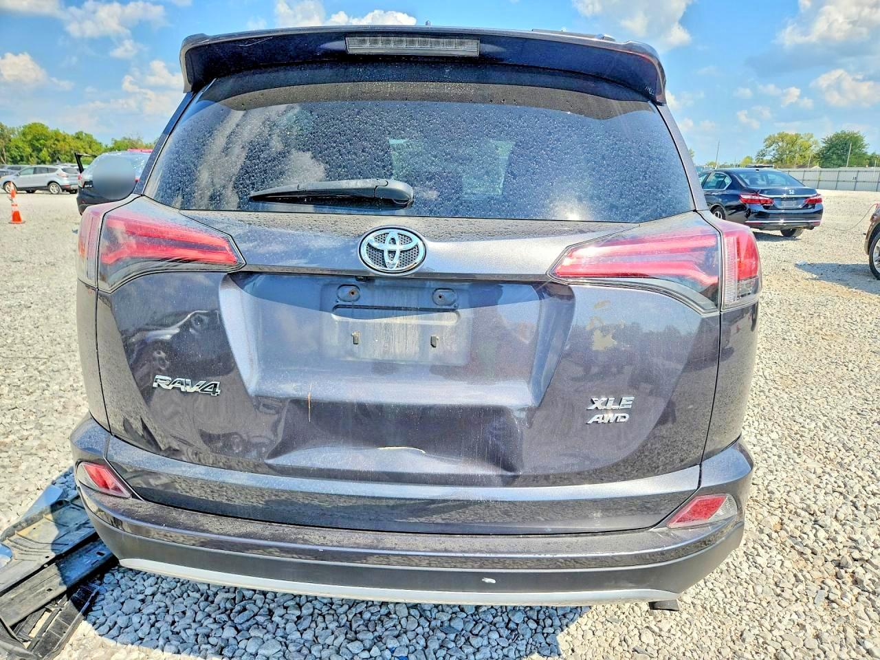 2016 Toyota Rav4 Xle - Image 6