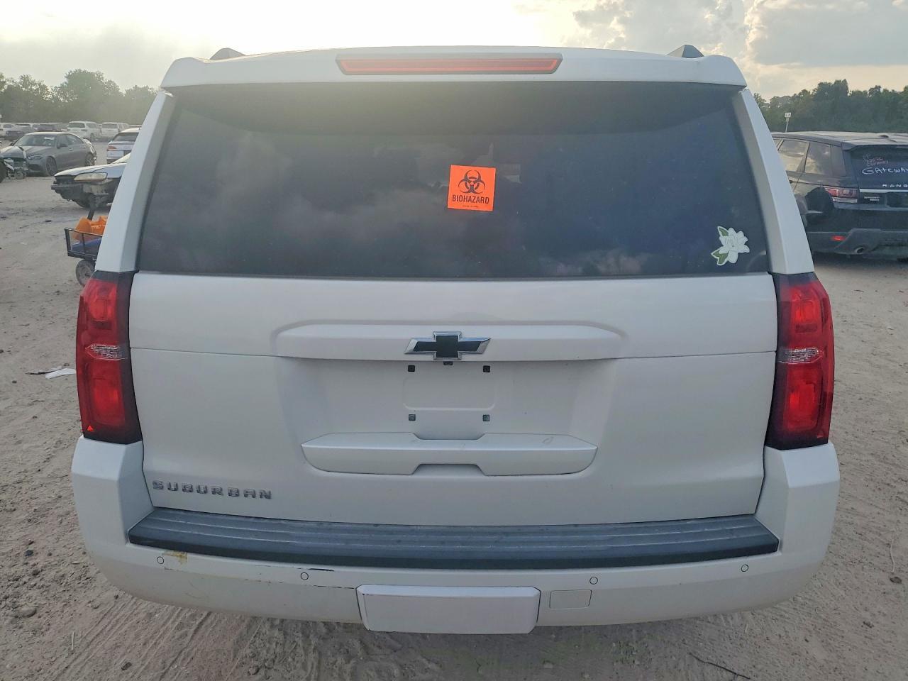 2017 Chevrolet Suburban C1500 Lt - Image 6