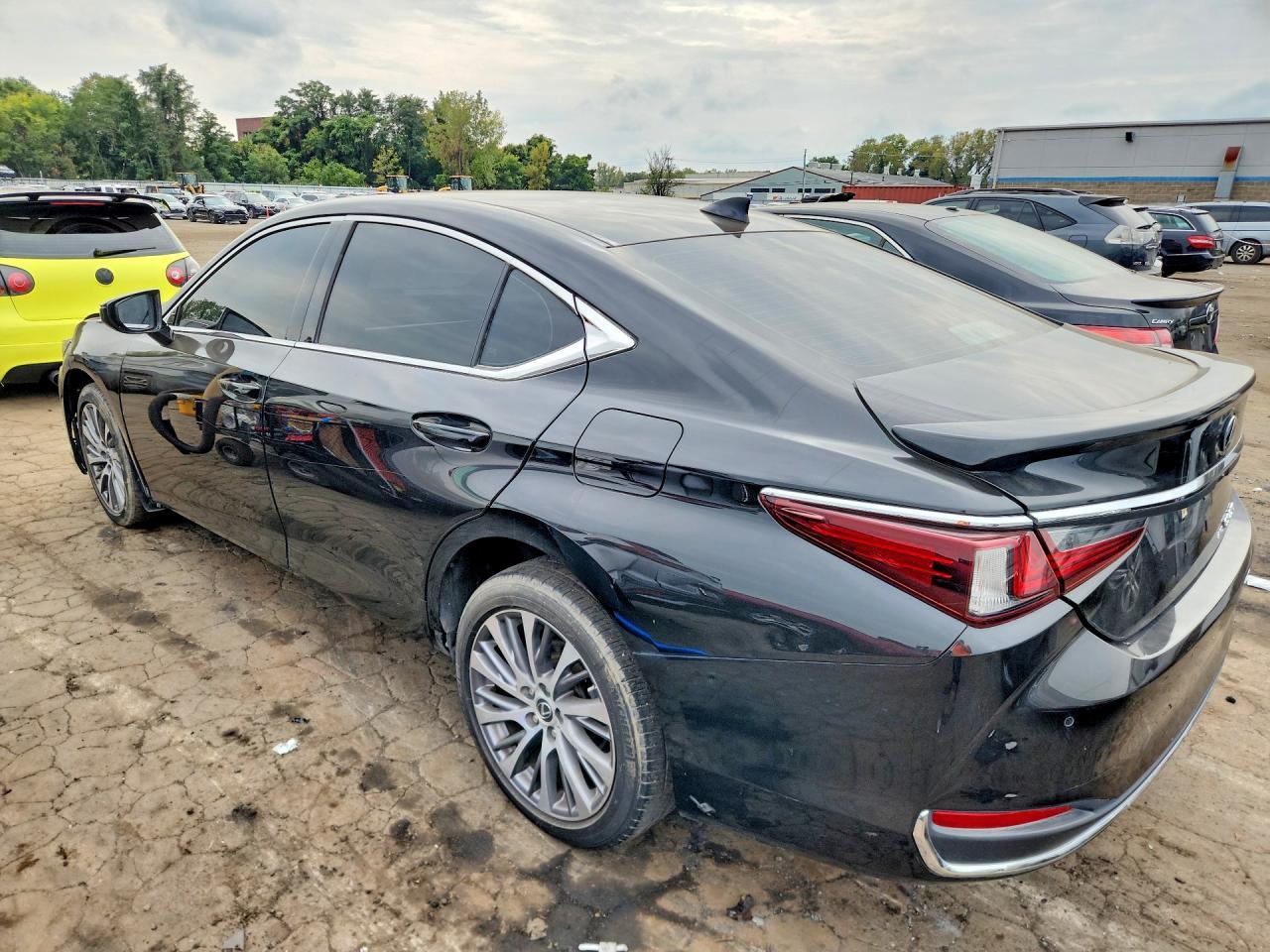 2021 Lexus Es 250 Base - Фото 2