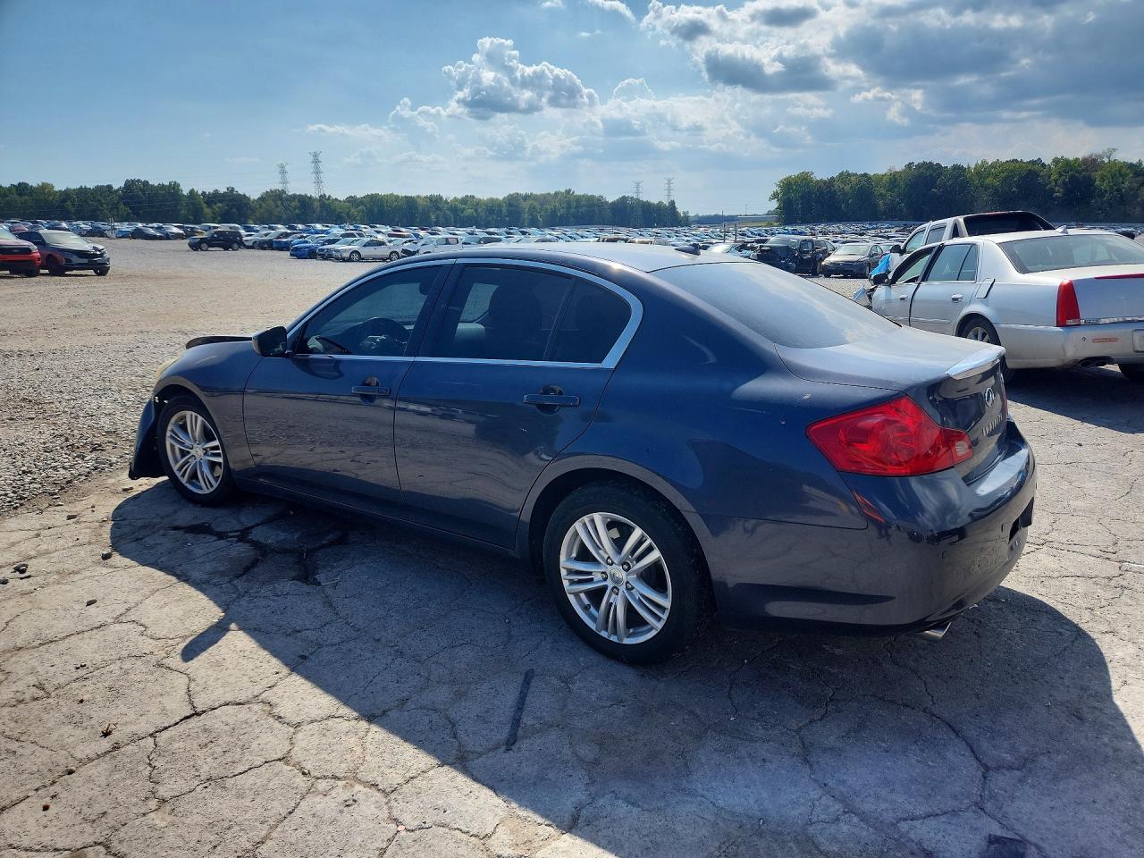 2013 Infiniti G37 - Image 2