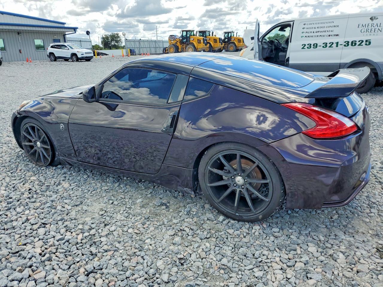 2015 Nissan 370Z Base - Фото 2