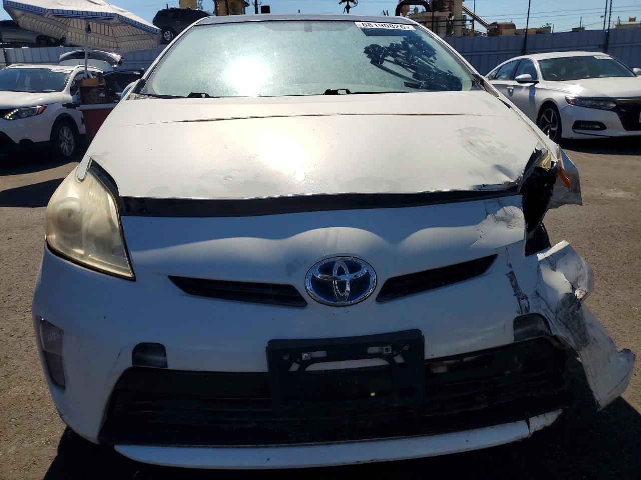 2015 Toyota Prius Four - Image 5