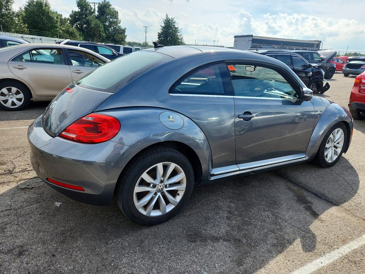 2014 Volkswagen Beetle - Image 3