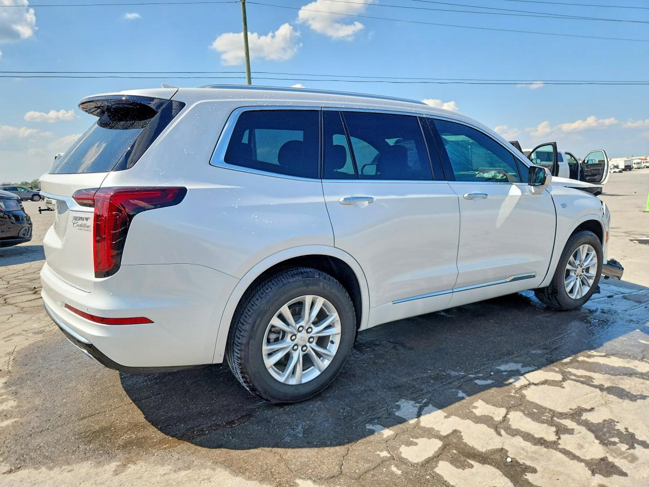 2024 Cadillac Xt6 Luxury - Image 3