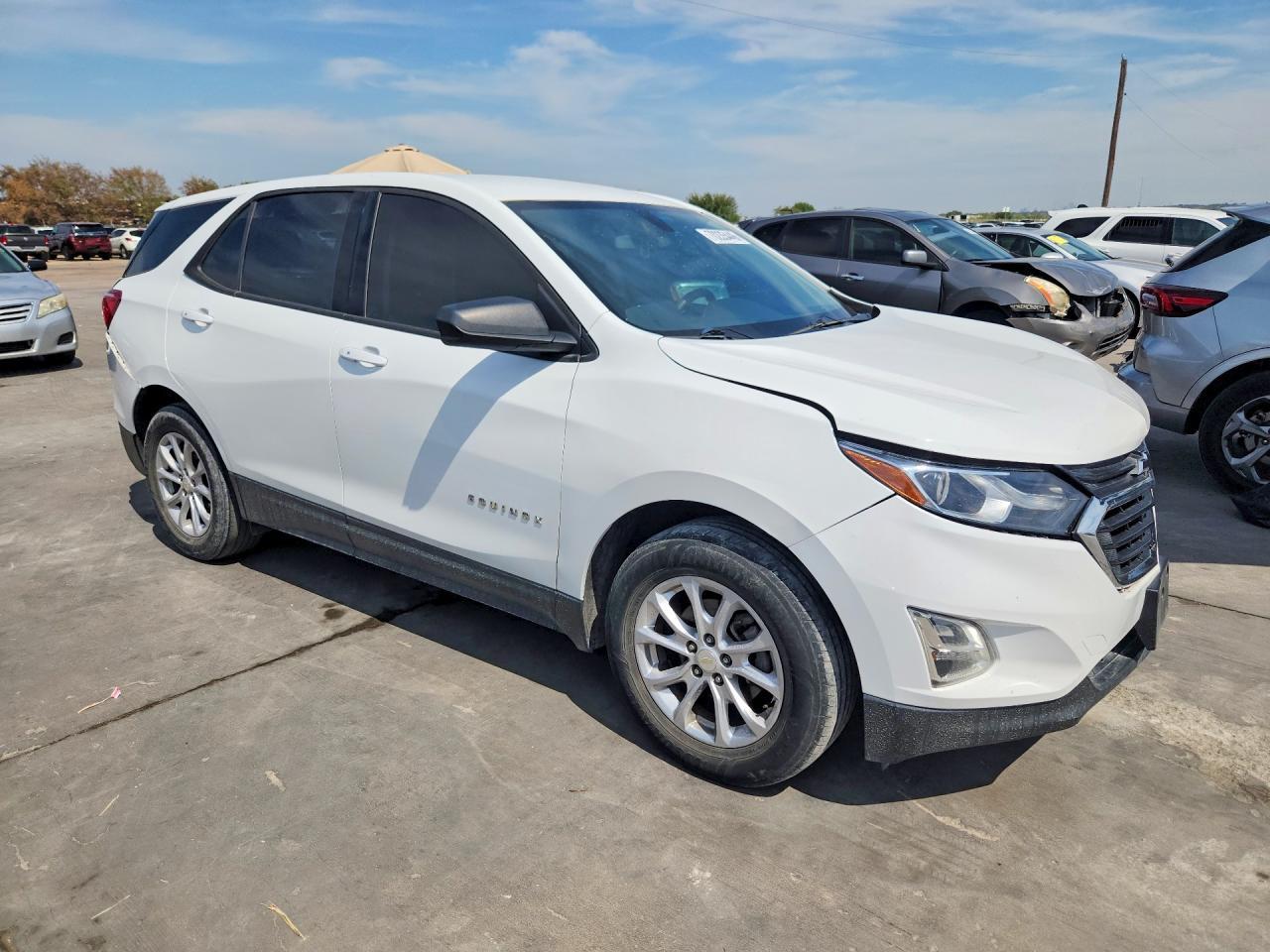 2018 Chevrolet Equinox Ls - Image 4