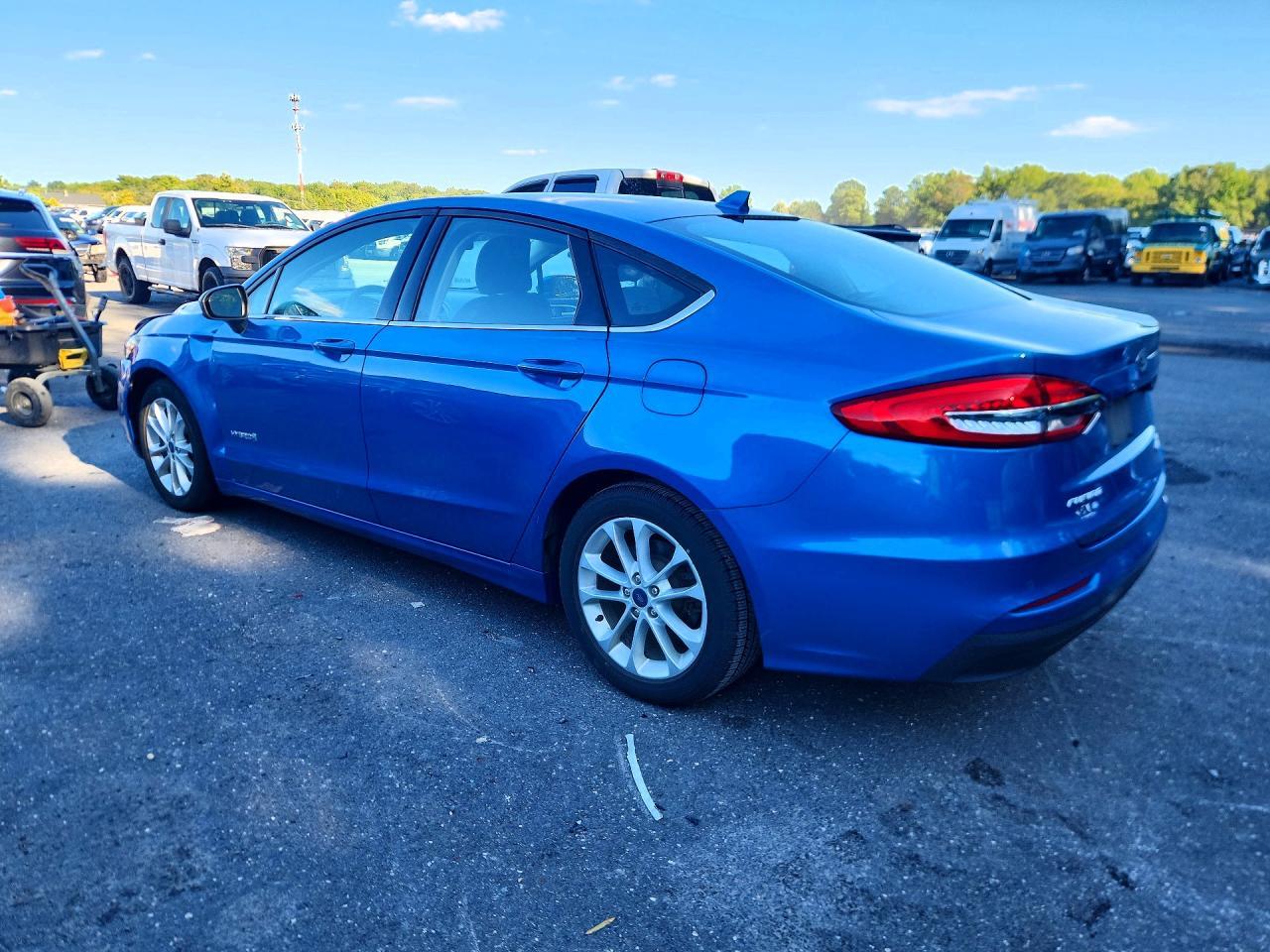 2019 Ford Fusion Se - Image 2