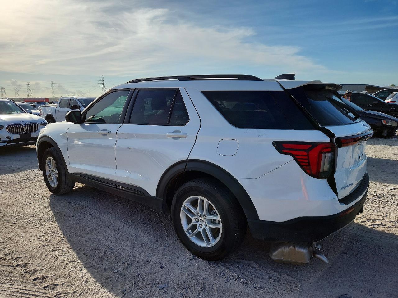 2026 Ford Explorer Active - Фото 2