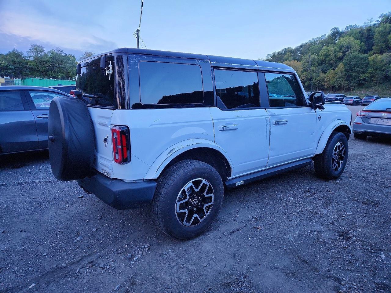 2024 Ford Bronco Outer Banks - Фото 3