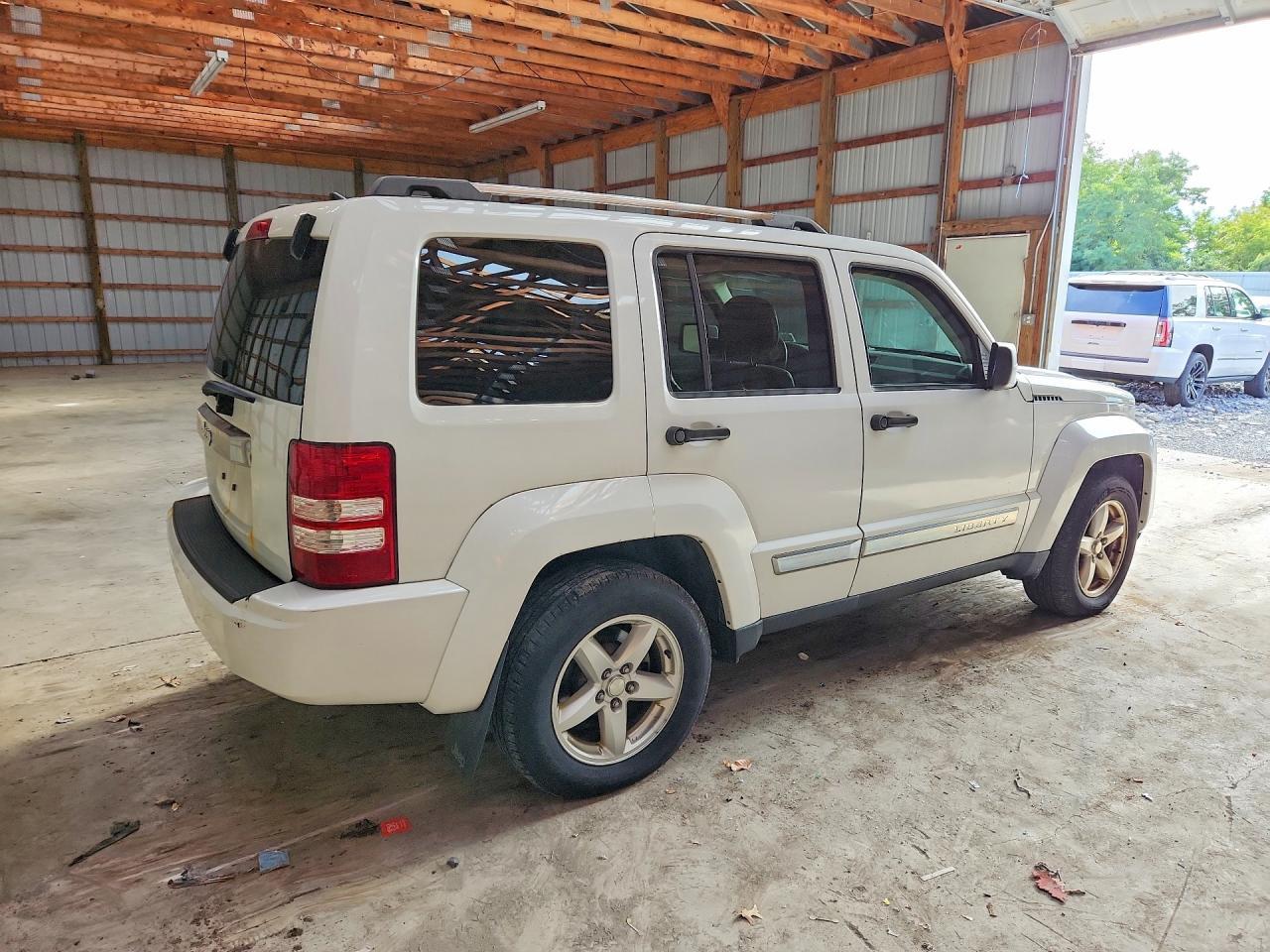 2011 Jeep Liberty Limited - Image 3