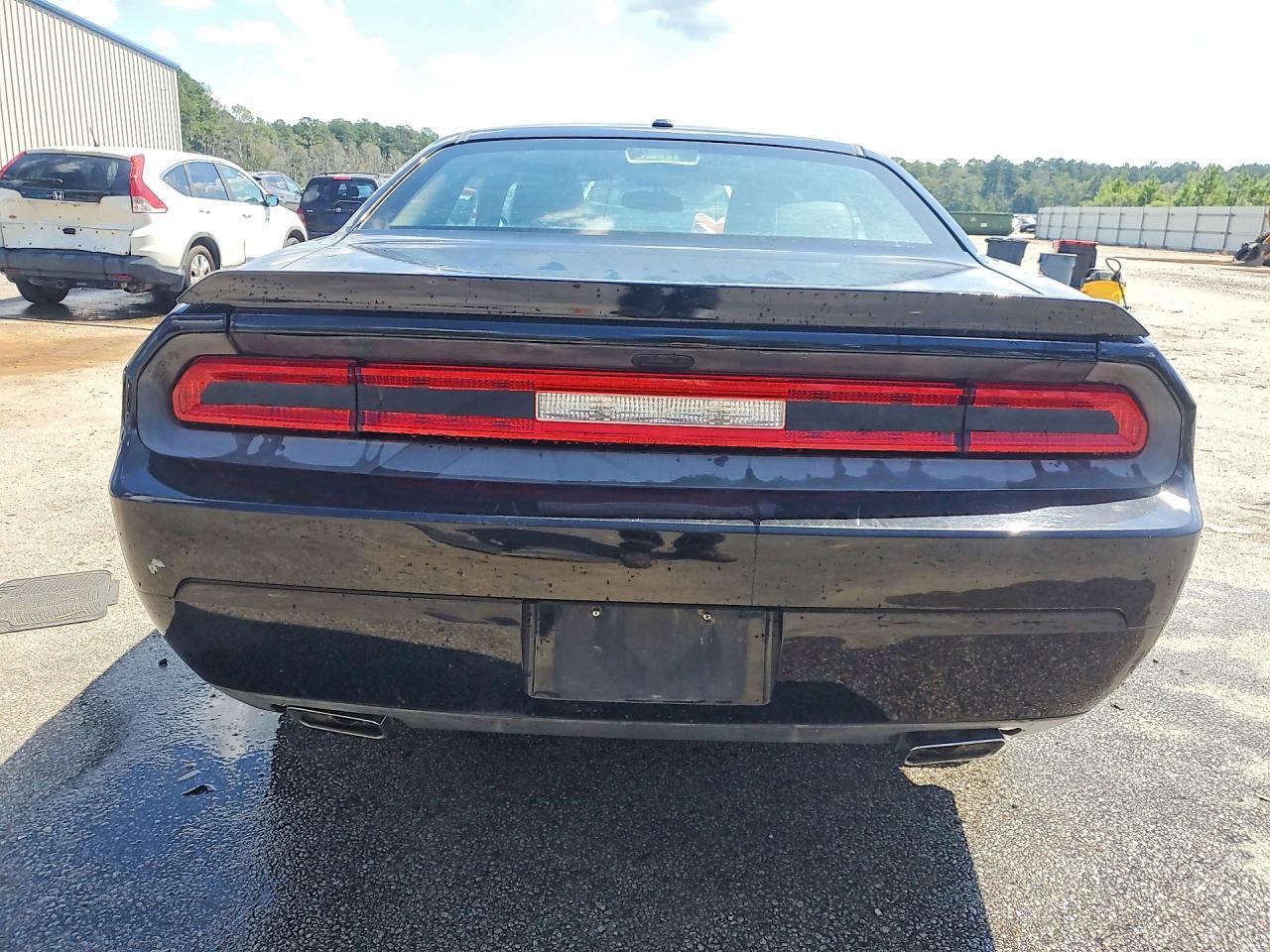2012 Dodge Challenger Sxt - Image 6