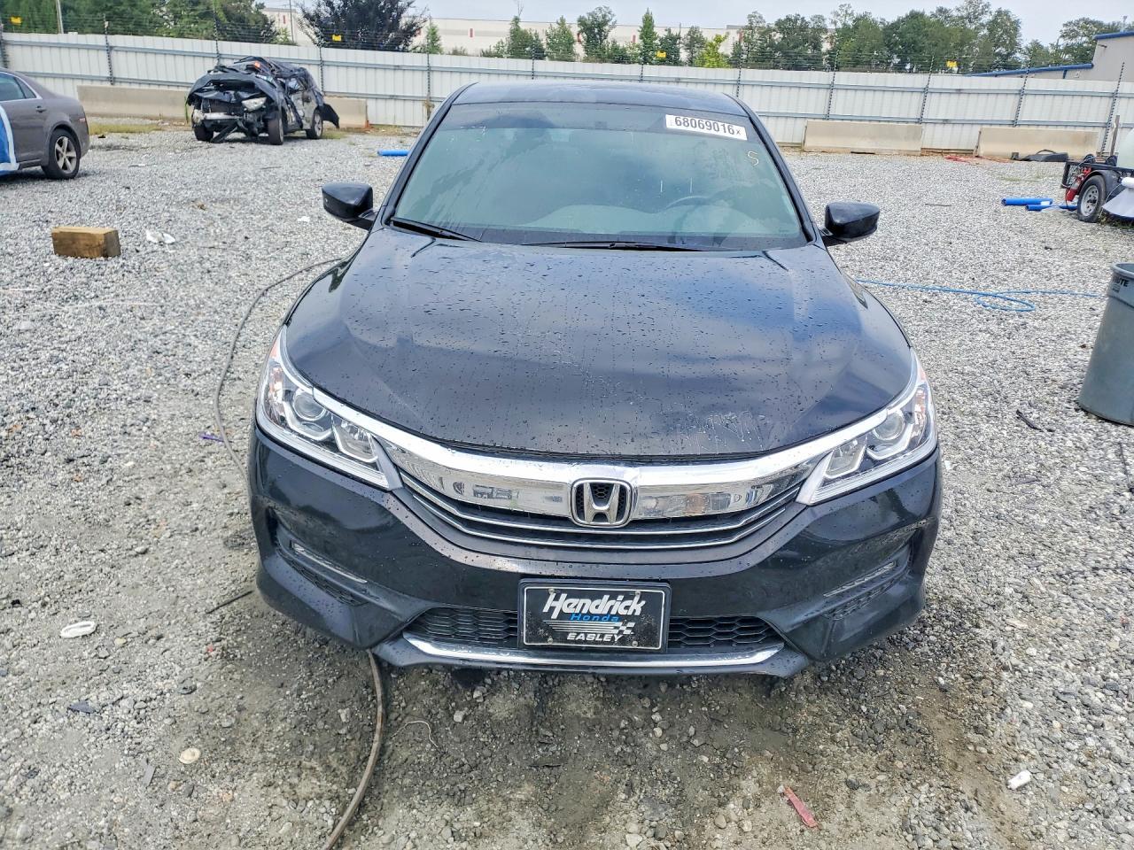2017 Honda Accord Sport - Image 5