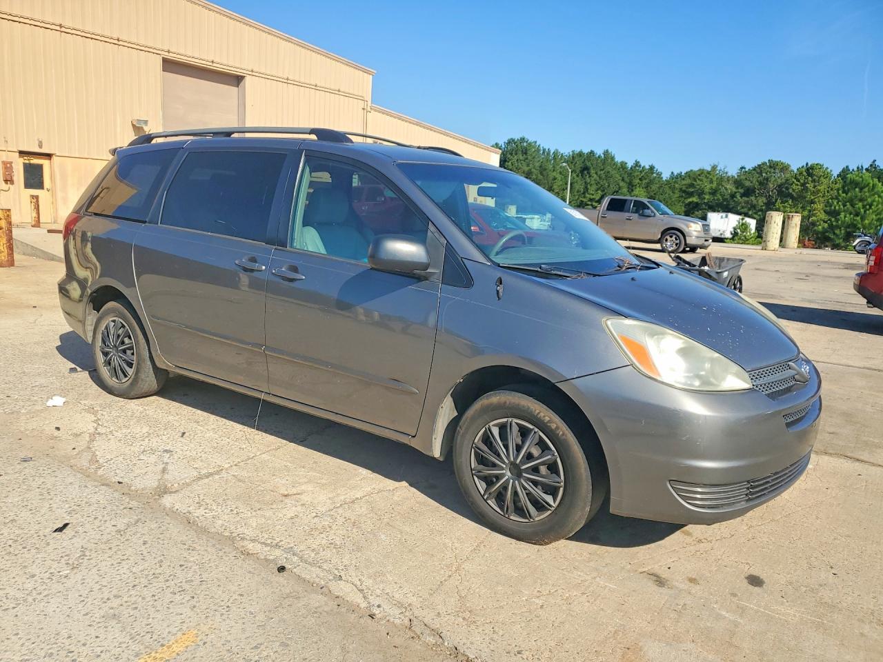 2005 Toyota Sienna Le 7 Passenger - Image 4