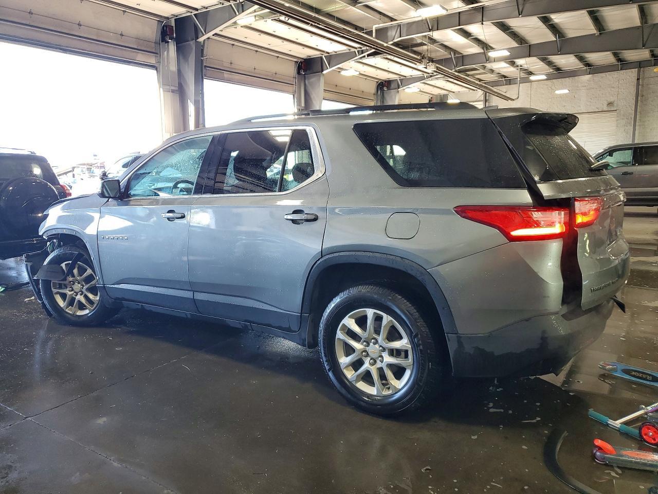 2020 Chevrolet Traverse Lt - Фото 2