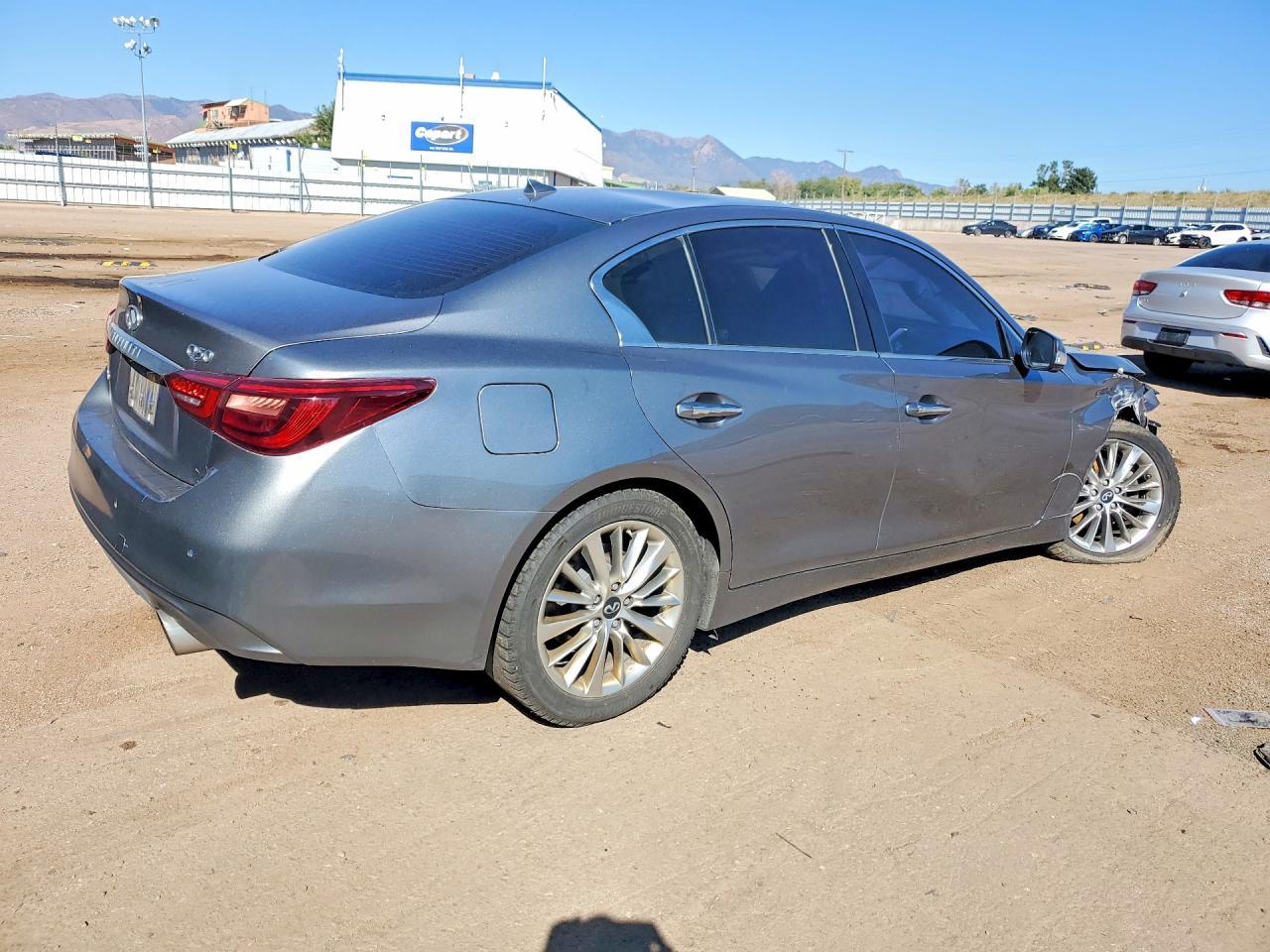 2021 Infiniti Q50 Luxe - Фото 3
