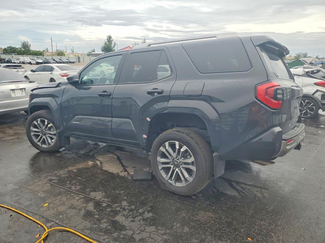 2025 Toyota 4Runner Limited - Фото 2