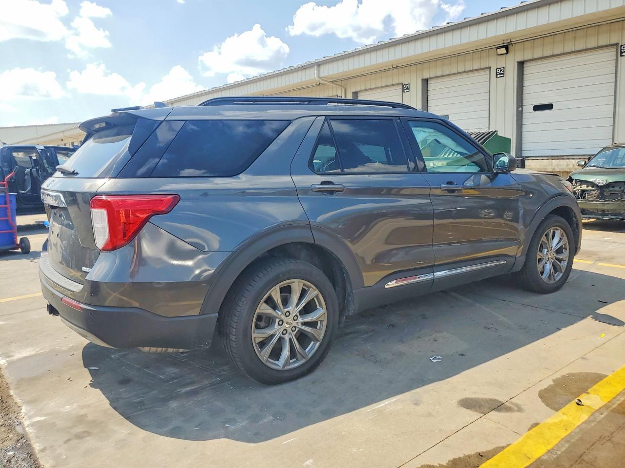 2020 Ford Explorer Xlt - Фото 3