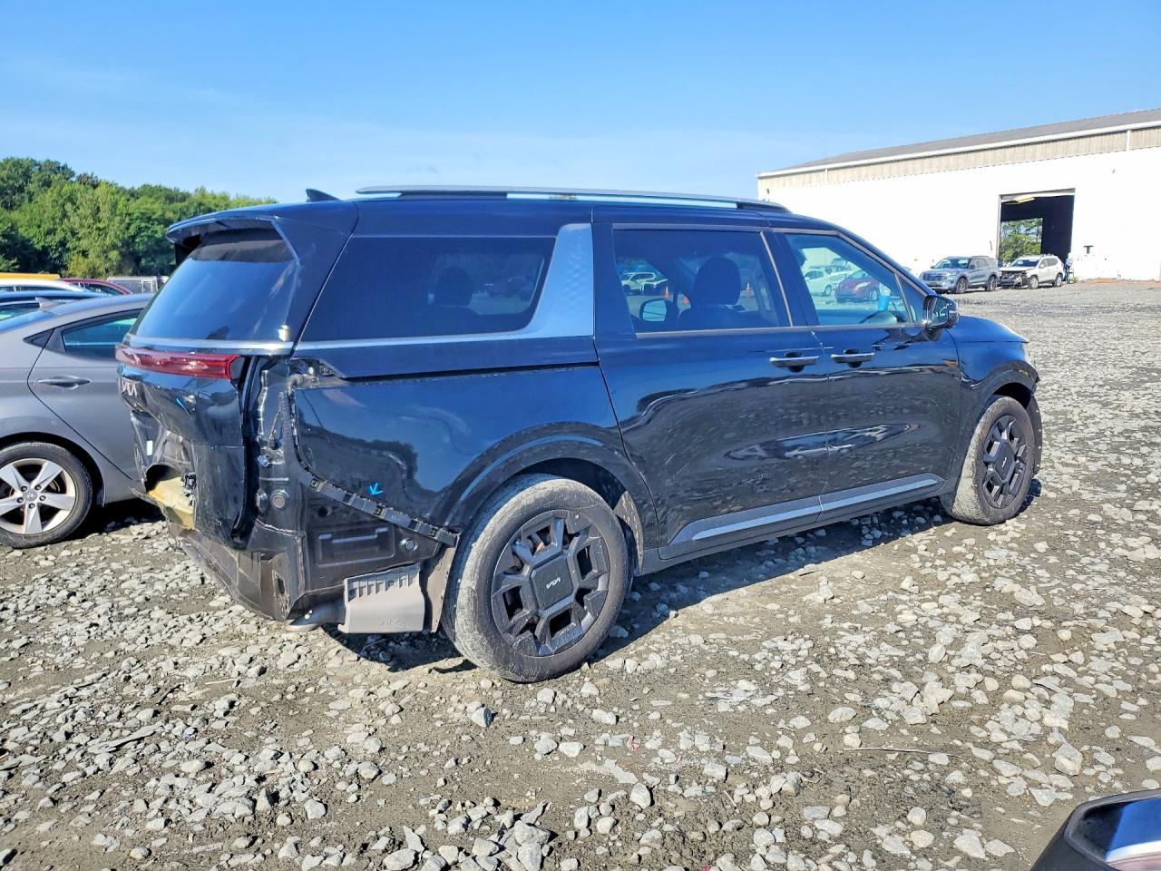 2025 Kia Carnival Hybrid Sx - Image 3