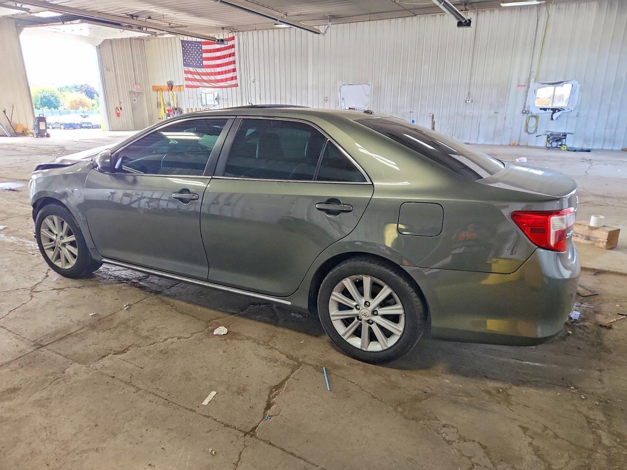 2012 Toyota Camry Xle - Image 2