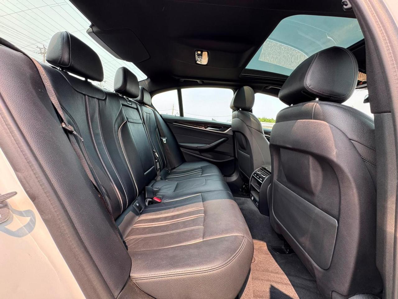 2020 BMW 530 Xi - Фото 6