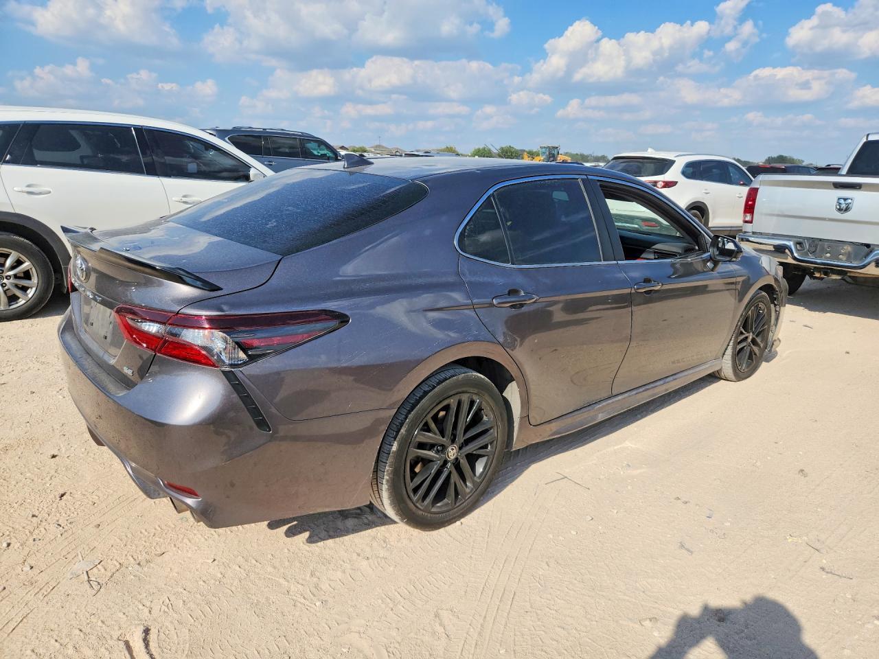 2022 Toyota Camry Se - Image 3