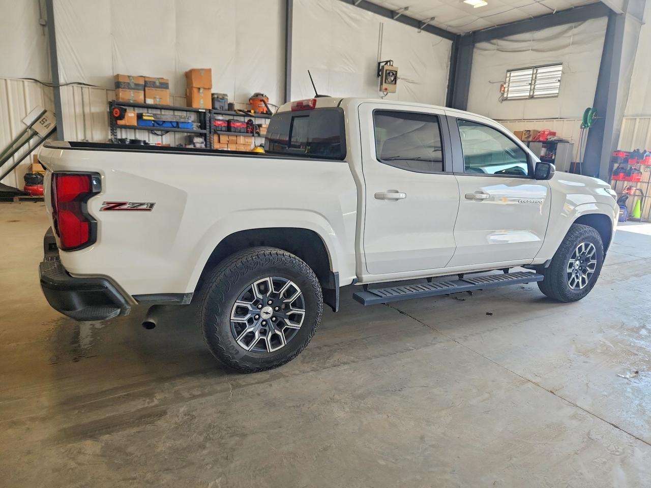 2024 Chevrolet Colorado Z71 - Фото 3
