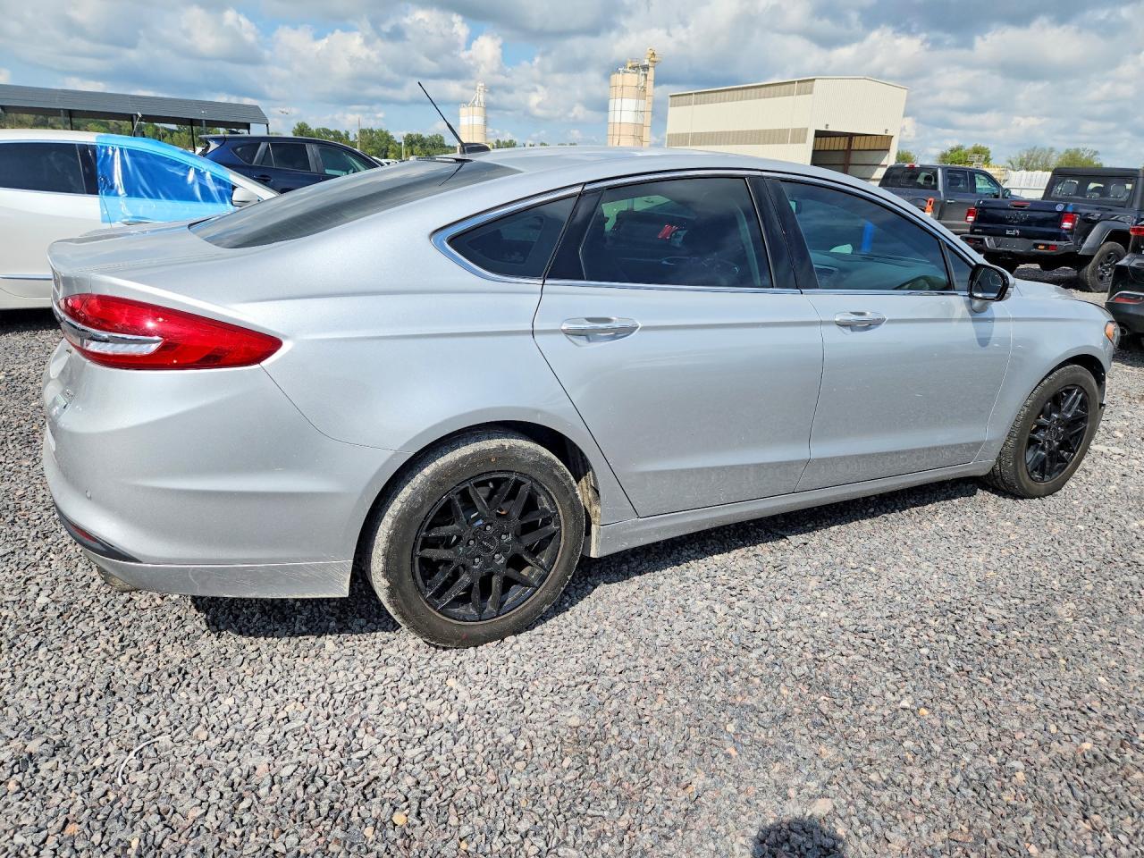 2017 Ford Fusion Se - Фото 3