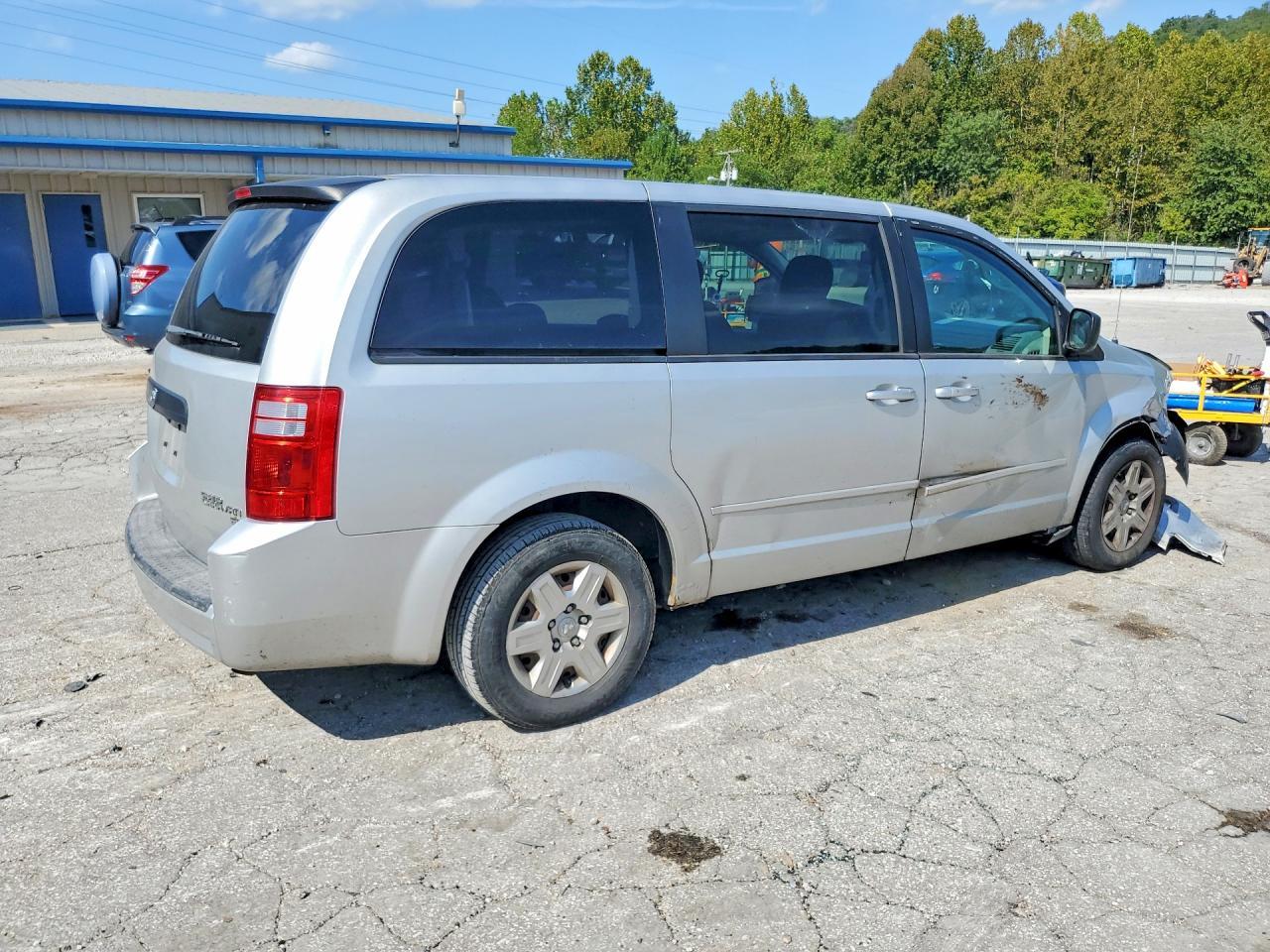 2010 Dodge Grand Caravan Se - Image 3