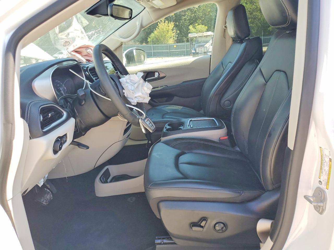 2023 Chrysler Pacifica Touring L - Фото 7
