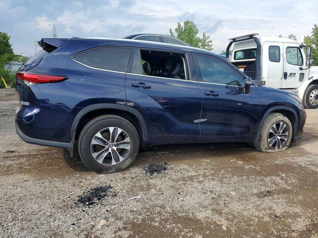 2020 Toyota Highlander Xle - Image 3