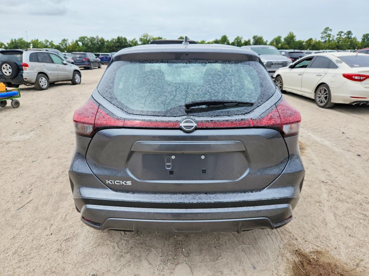 2024 Nissan Kicks S - Image 6