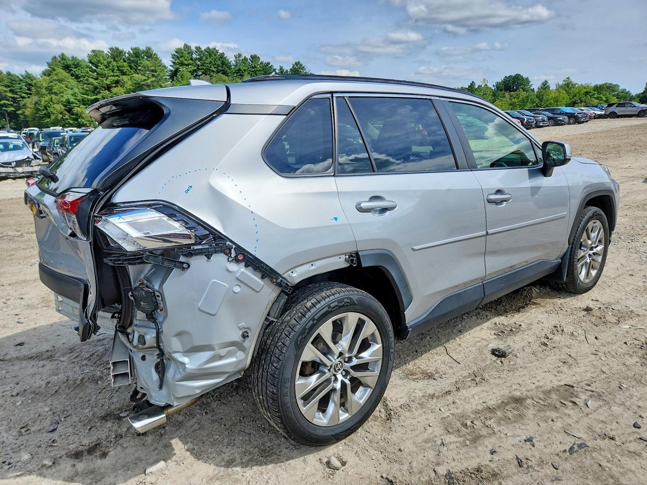 2021 Toyota Rav4 Xle Premium - Фото 3