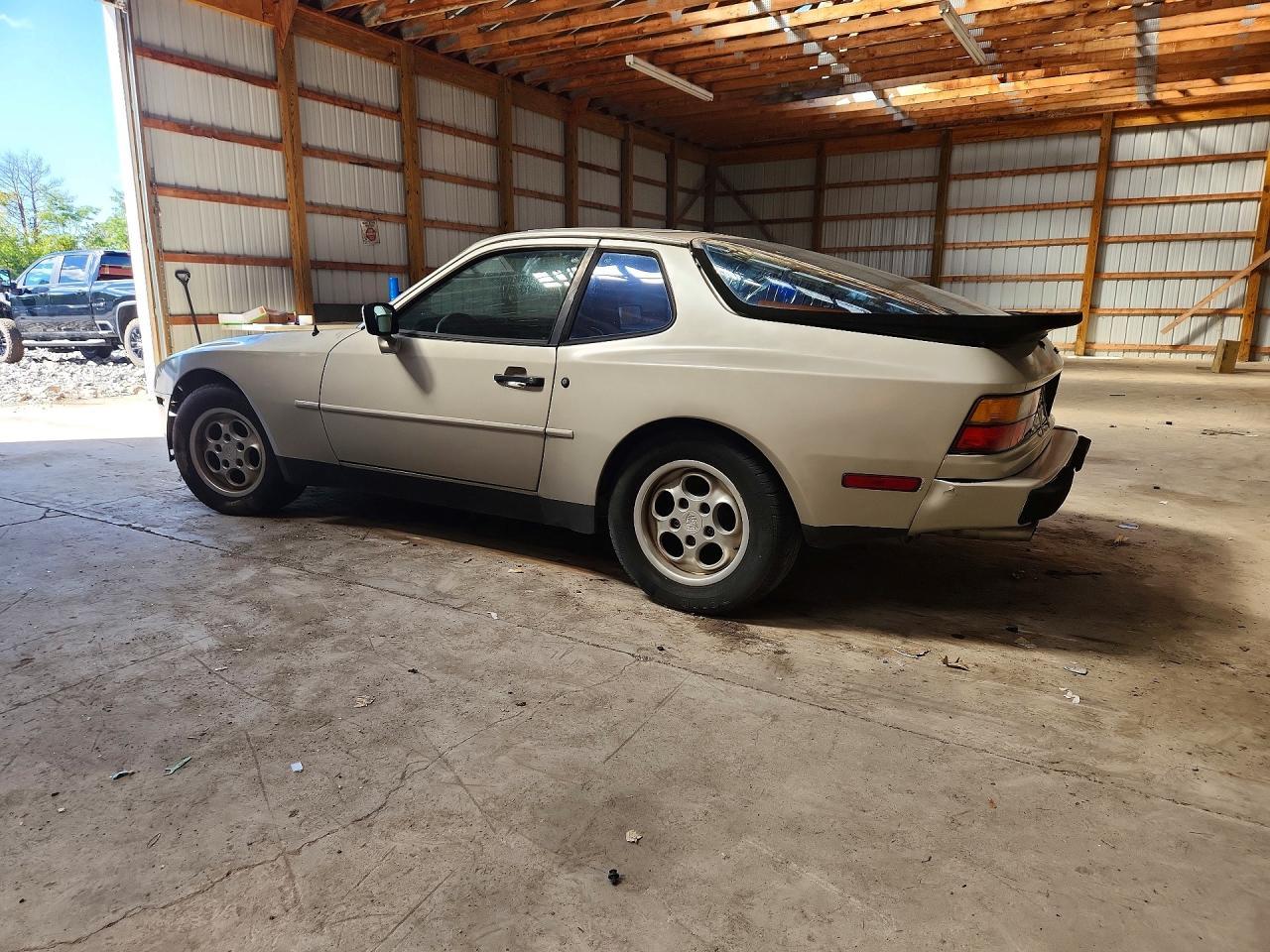 1984 Porsche 944 - Фото 2