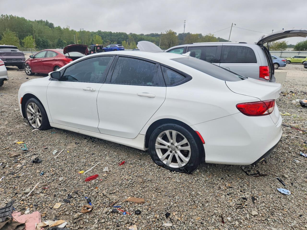 2015 Chrysler 200 S - Image 2