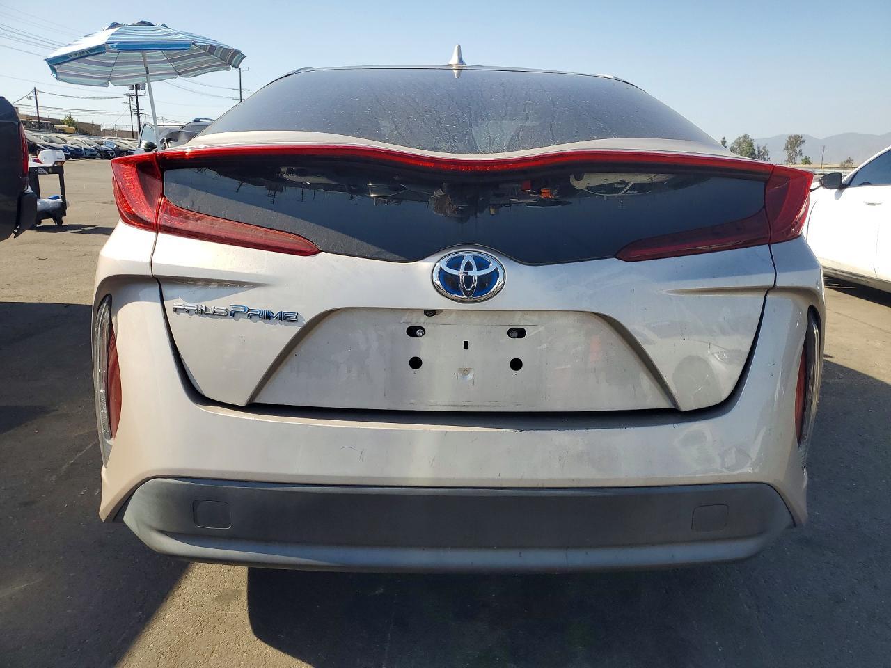 2019 Toyota Prius Prime Plus - Image 6