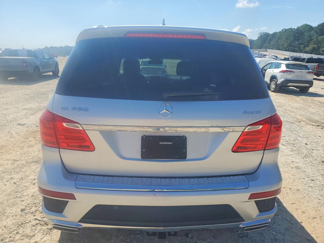 2016 Mercedes-Benz Gl 550 4Matic - Image 6