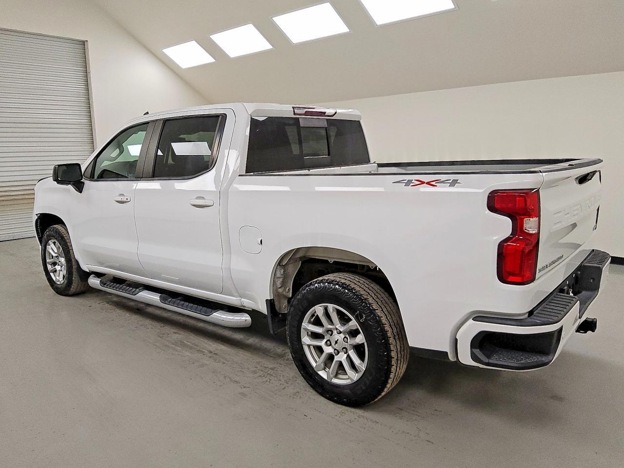 2022 Chevrolet Silverado K1500 Rst - Фото 2