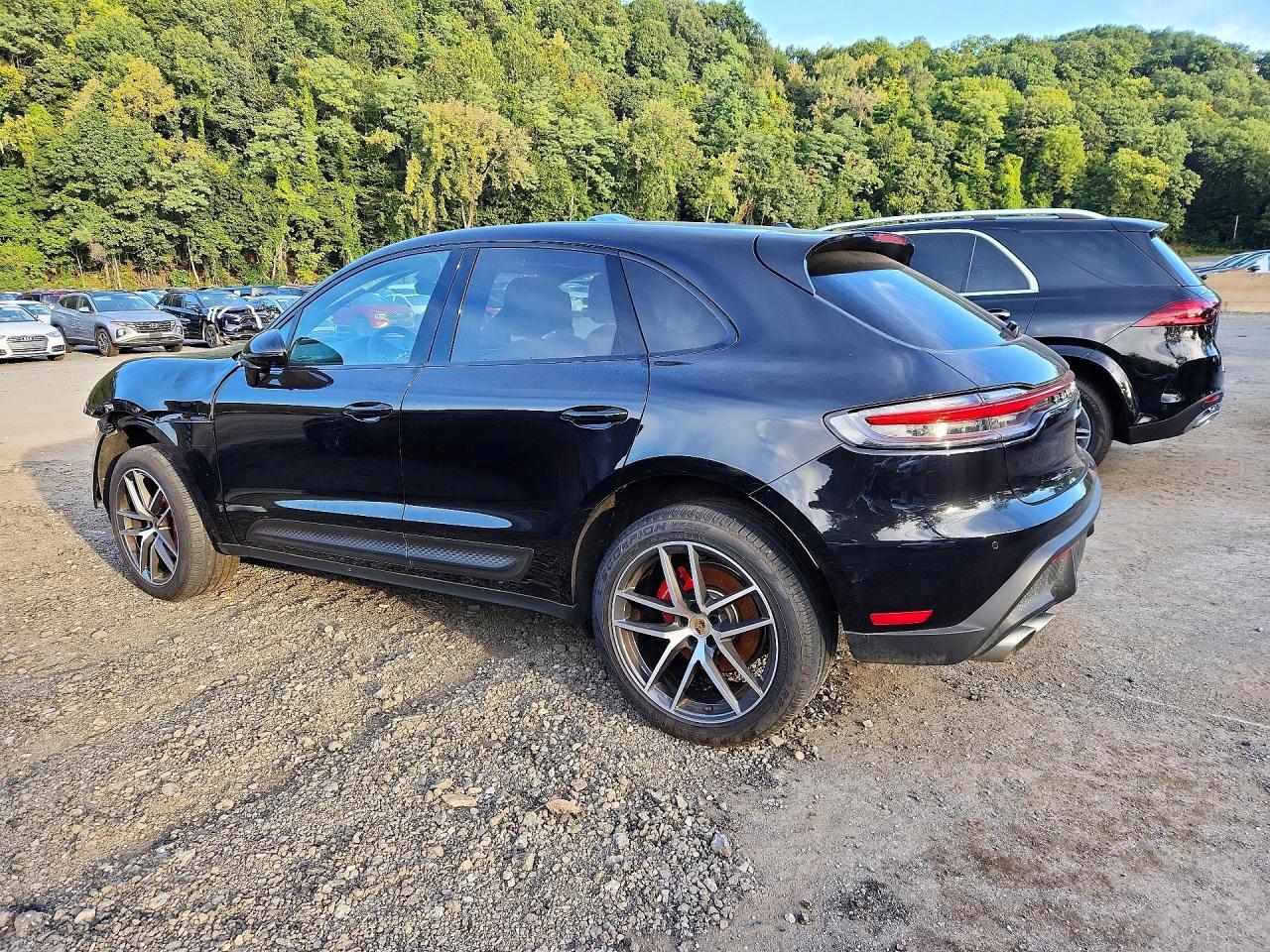 2025 Porsche Macan S - Image 2