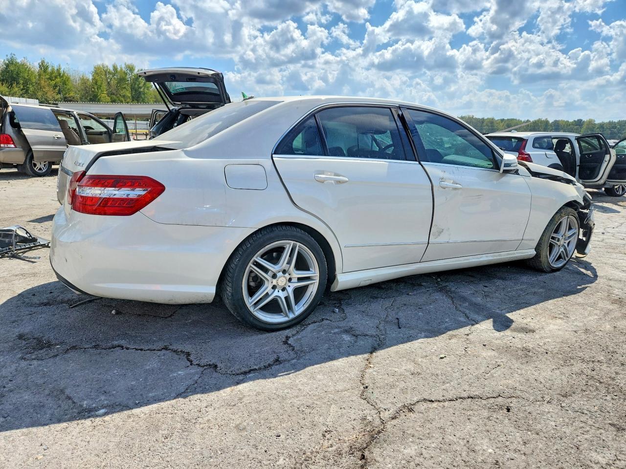 2013 Mercedes-Benz E 350 4Matic - Фото 3
