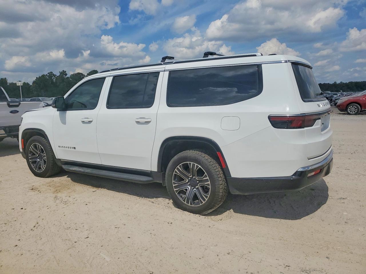 2024 Jeep Wagoneer L Series I - Image 2