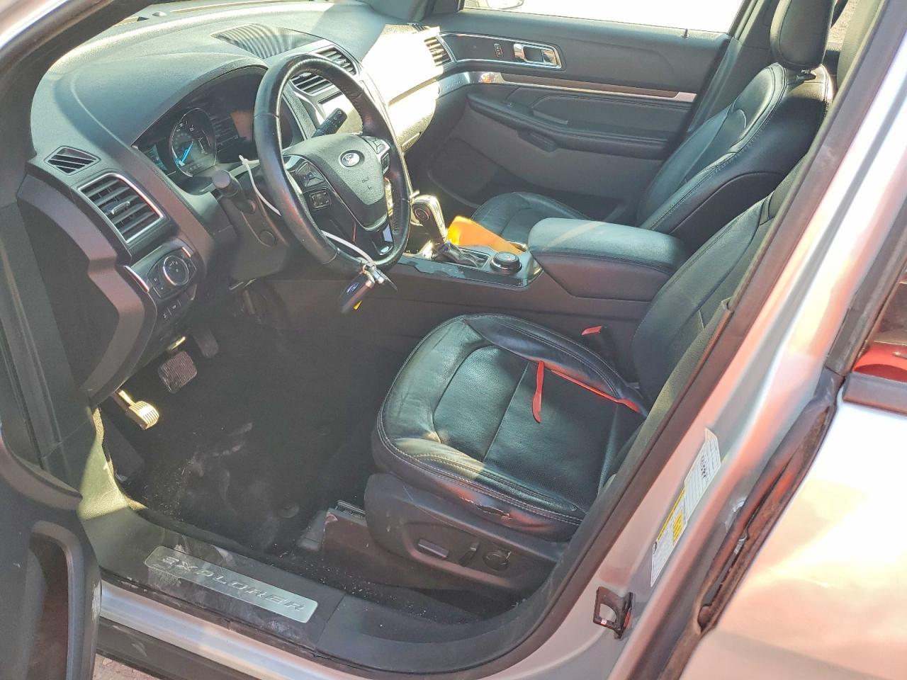 2019 Ford Explorer Limited - Image 7